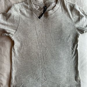 Vuori Mudra Fitted Tee